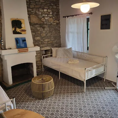 Semesterbostad Kaliva Family House Astris