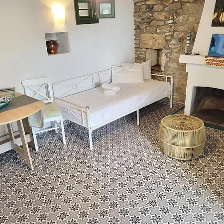 Semesterbostad Kaliva Family House Astris